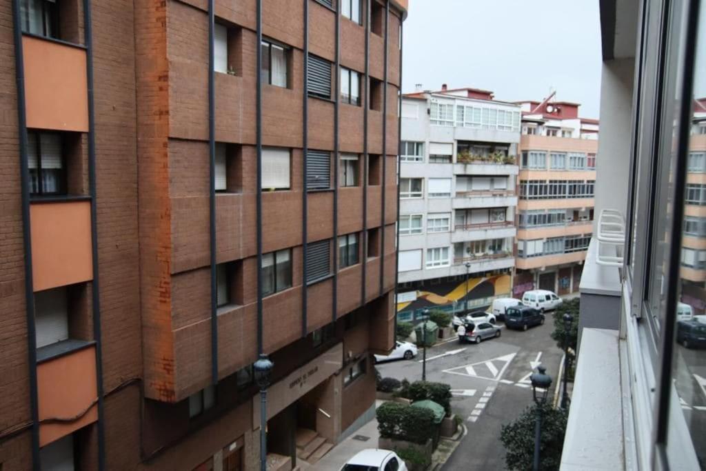 Acogedor, Con Garaje, Centrico. Apartment Vigo Exterior photo